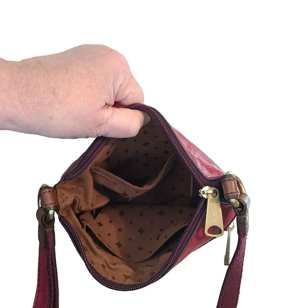 Red Fossil Mini Explorer Crossbody Messenger Purse Leather Bag Travel Normcore - Picture 4 of 9